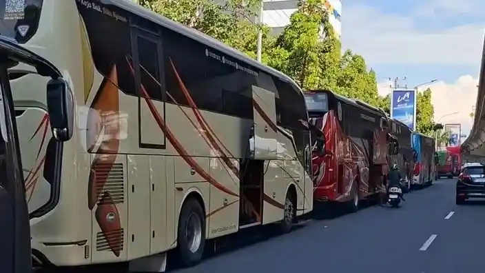 Foto - Organda: Transportasi Umum Indonesia Darurat BBM
