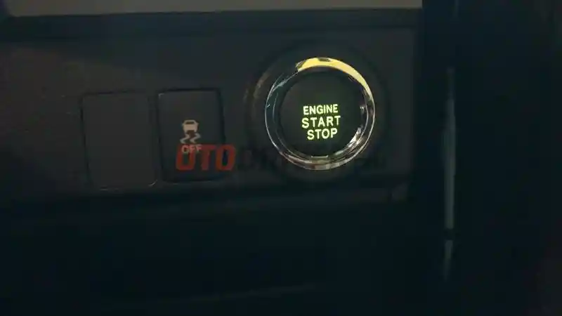 Tips - Cara Menyalakan Mesin Mobil Keyless Saat Baterai Remote Lemah