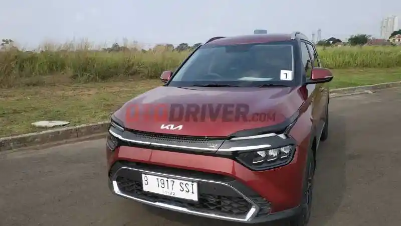 Foto - First Drive Kia Carens 1.5L, Suspensi Empuk Cocok Diperkotaan