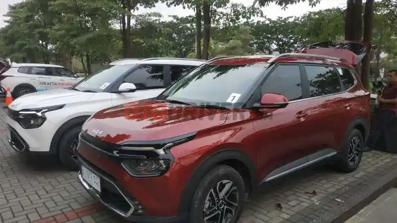 Foto - First Drive Kia Carens 1.5L, Suspensi Empuk Cocok Diperkotaan