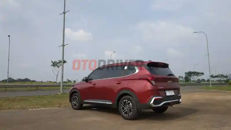 Foto - First Drive Kia Carens 1.5L, Suspensi Empuk Cocok Diperkotaan