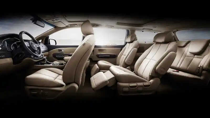 Foto - Kia Carnival Kini Bersolek