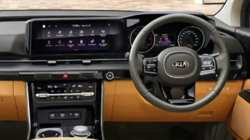 Foto - KIA Carnival Meluncur Di Thailand. Fitur Sangat Lengkap!