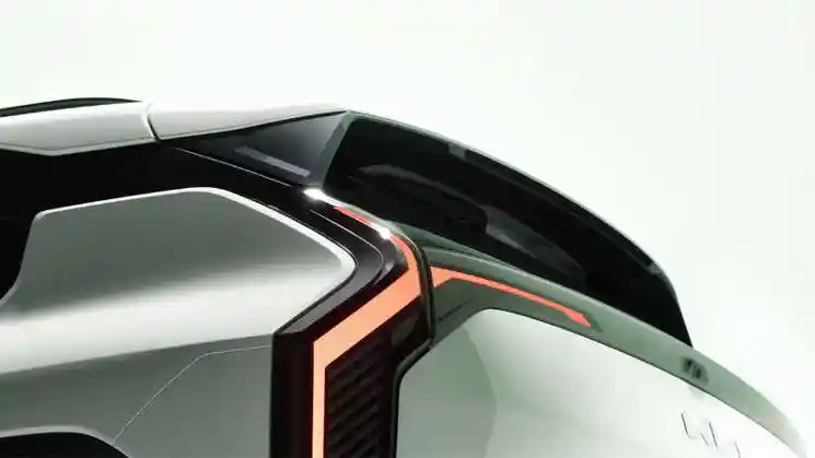 Foto - Kia Sebarkan Teaser EV3, Debut Dunia 23 Mei Mendatang