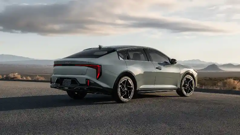 Foto - Kia K4 Resmi Debut Dunia, Siap Tantang Corolla Dan Civic