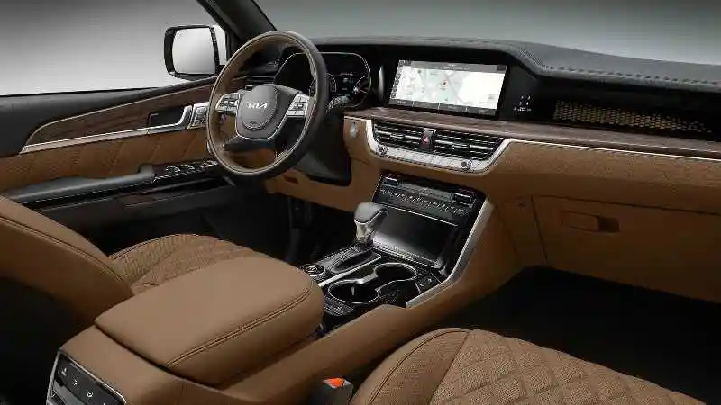 Foto - KIA Punya SUV Sekelas Fortuner dan Pajero Sport