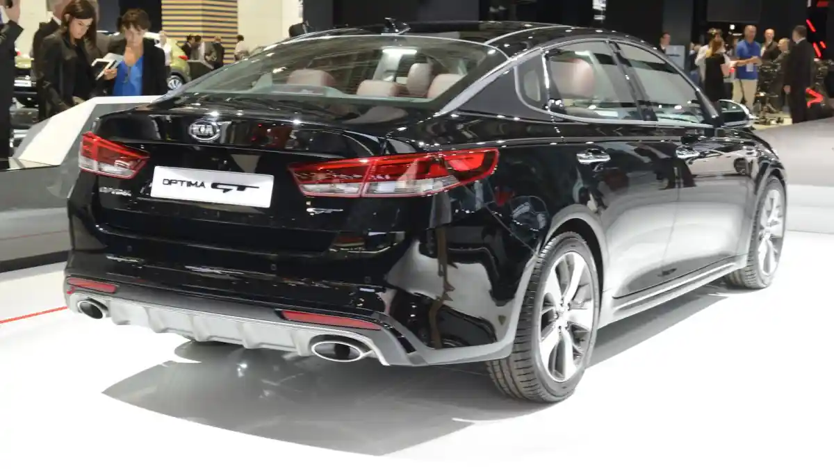 Foto - IAA 2015: KIA Optima Kini Bertenaga 245 dk