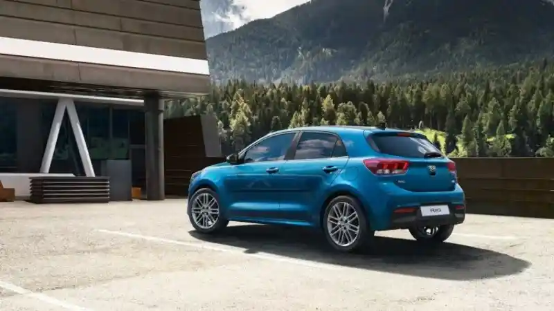 Foto - Kia Rio Generasi Terbaru Andalkan Mesin Hybrid Bertenaga