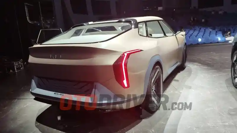 Foto - 2024 KIA EV Day : EV4 Sosok Sedan EV Yang Eksotik Digadang Hadir Tak Lama Lagi