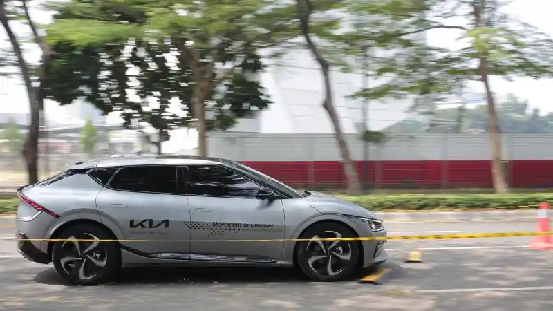 Foto - Kia Tampilkan Jajaran Produk Elektrifikasi Lengkap Di GIIAS 2024