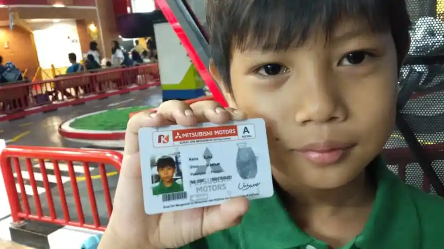 Foto - Mitsubishi Perkenalkan Dunia Otomotif Pada Anak-Anak