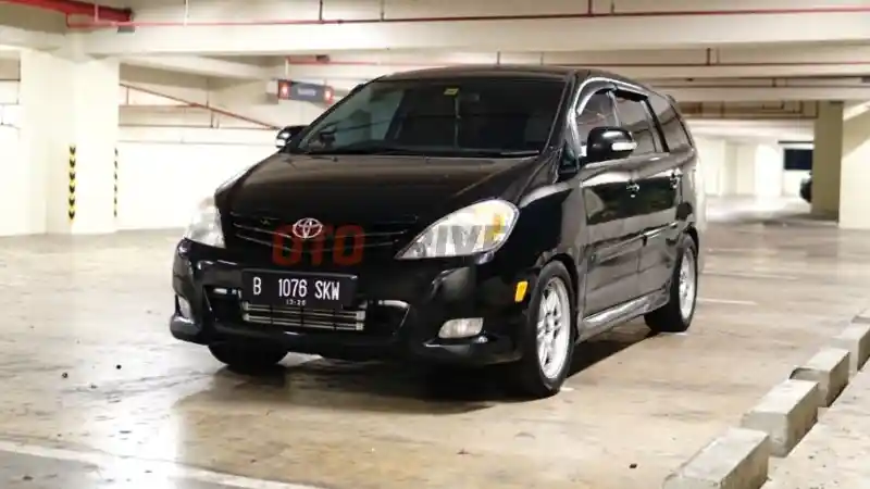 Foto - Toyota Kijang Innova 2010 Habisi RP 23 Juta Demi 200 DK 