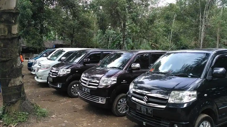 Foto - Indonesia APV Club Plesiran Ke Pelabuhan Ratu Sekaligus Sunatan Massal