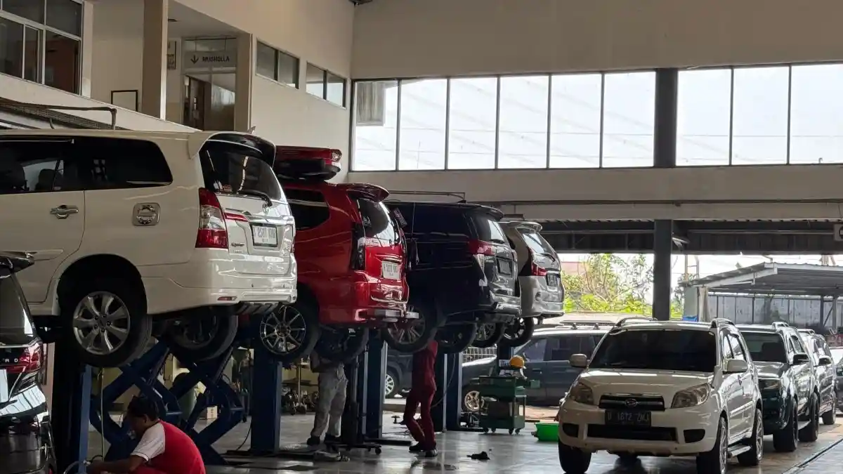 Foto - Komunitas AXIC Gelar Edukasi Mengenai Mobil Hybrid