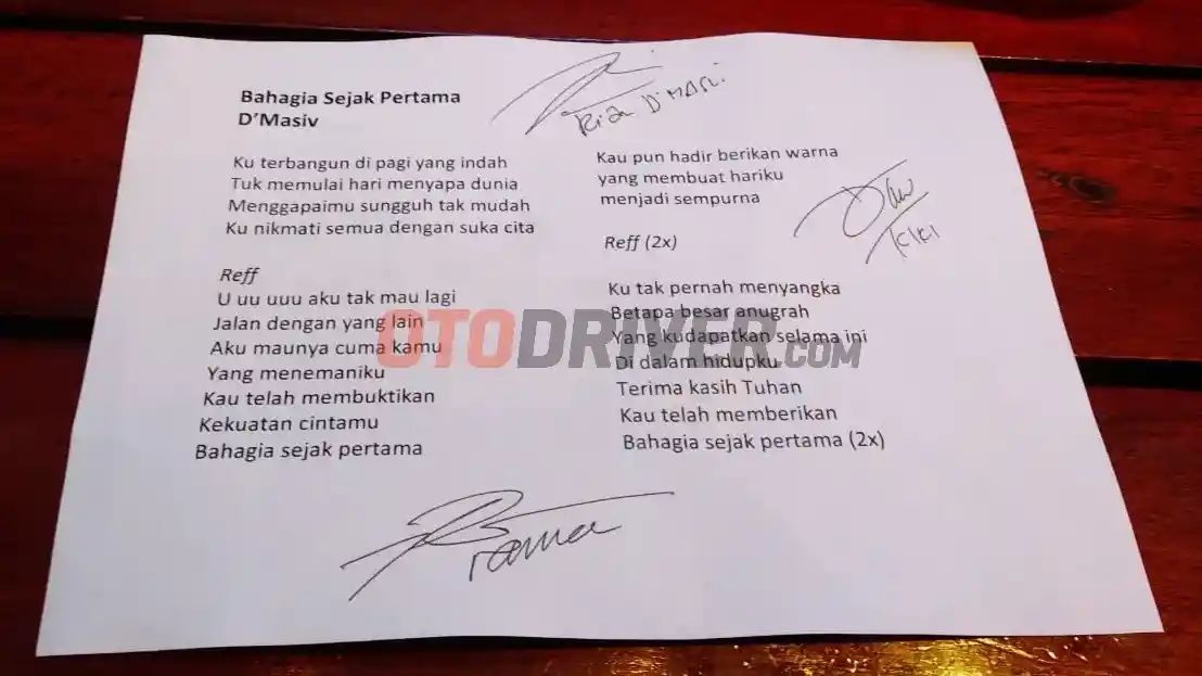 Foto - Kolaborasi Daihatsu Dengan D’Masiv, Hasil Riset Mayoritas Pengemudi Nyetir Sambil Dengar Musik