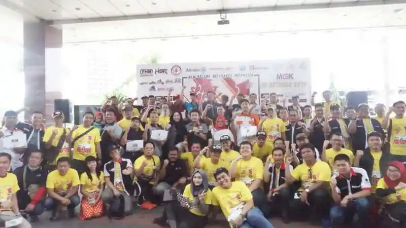 Foto - Komunitas Baleno Hatchback Rayakan Ulang Tahun Pertamanya di Hari Sumpah Pemuda