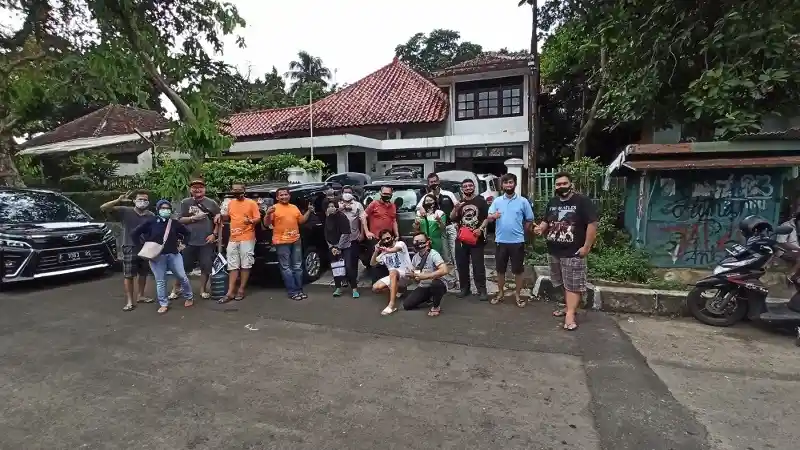 Foto - Ditinggal APM, Komunitas LMPV ini Tetap Rawat Mobilnya dengan Baik