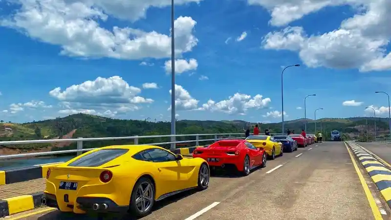 Foto - Komunitas Ferrari Lahirkan Chapter Baru di Kota Lancang Kuning