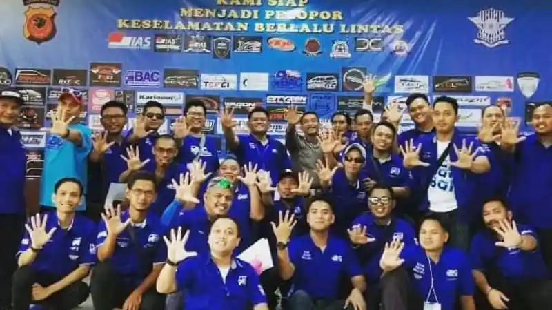 Berita - Berbagai Komunitas Mobil di Bogor Deklarasi Keselamatan Berkendara