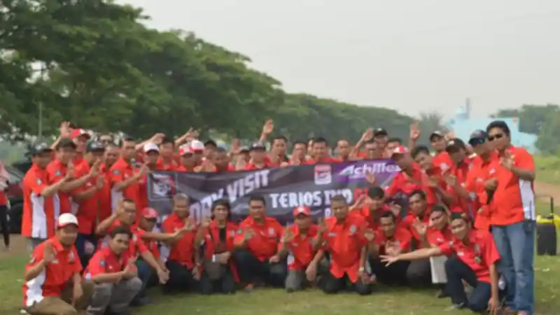 Foto - Komunitas Daihatsu Terios Serbu Pabrik Ban Achilles