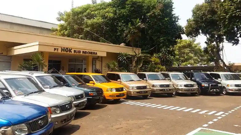 Berita - Komunitas Pemilik Toyota Kijang Belajar Teknis Busi di Markas NGK
