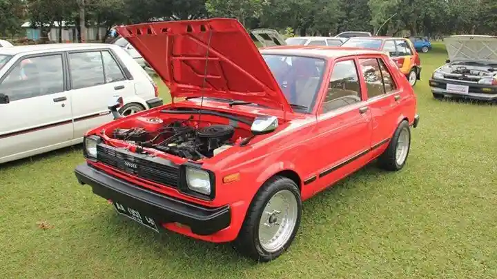Foto - Ratusan Toyota Starlet Pertahankan Eksistensinya Dalam Jambore