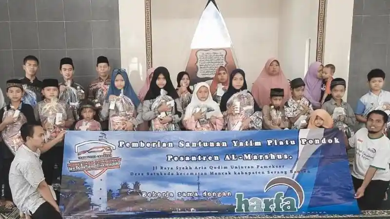 Foto - Komunitas Trailblazer Indonesia Ramai-ramai Tebar Kebaikan di Banten