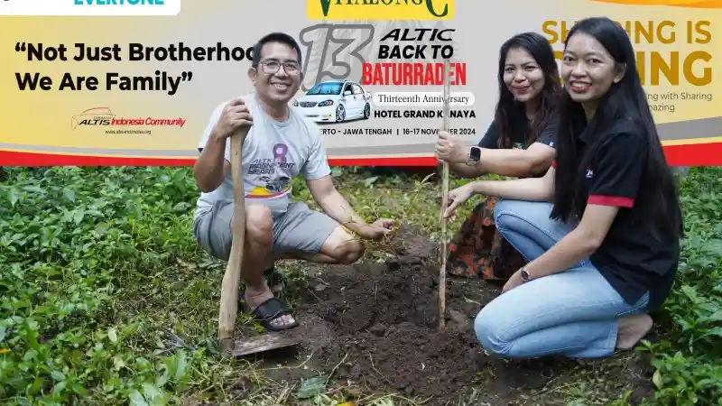 Foto - Rayakan Hari Jadi Ke-13, Komunitas Toyota Corolla Altis Ini Touring Ke Baturraden