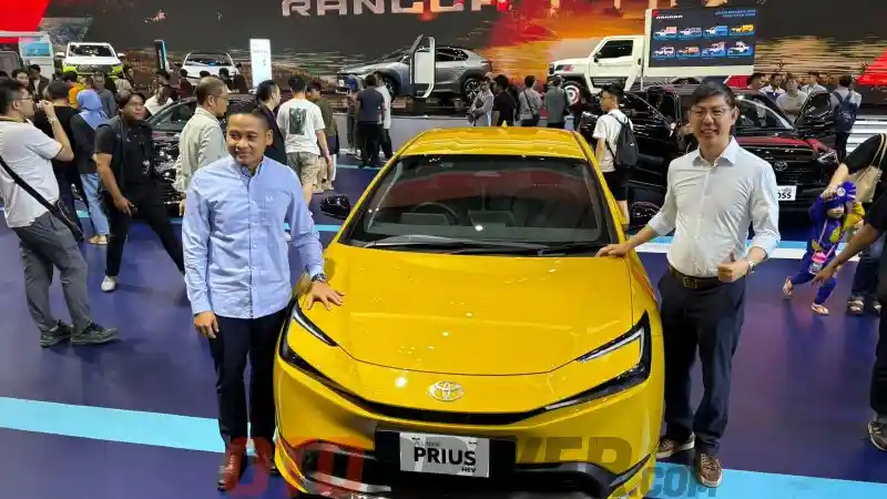 Foto - Pesanan All New Prius PHEV Masih di Bawah 10 Unit, Ini Tanggapan Toyota
