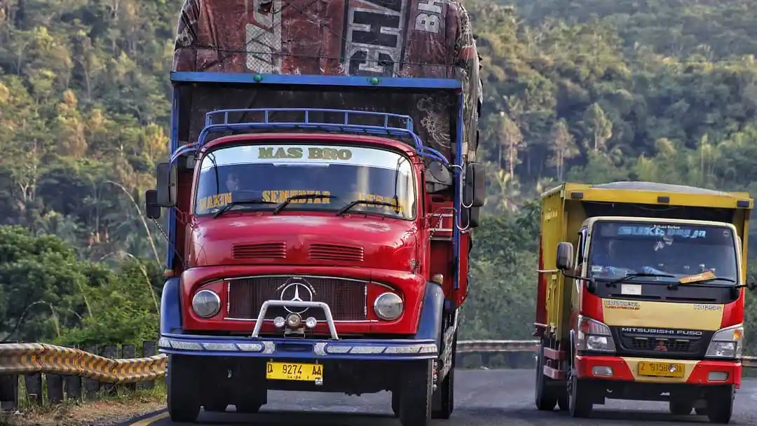 Foto - Mercedes L-Series, Si Bagong Yang Legendaris
