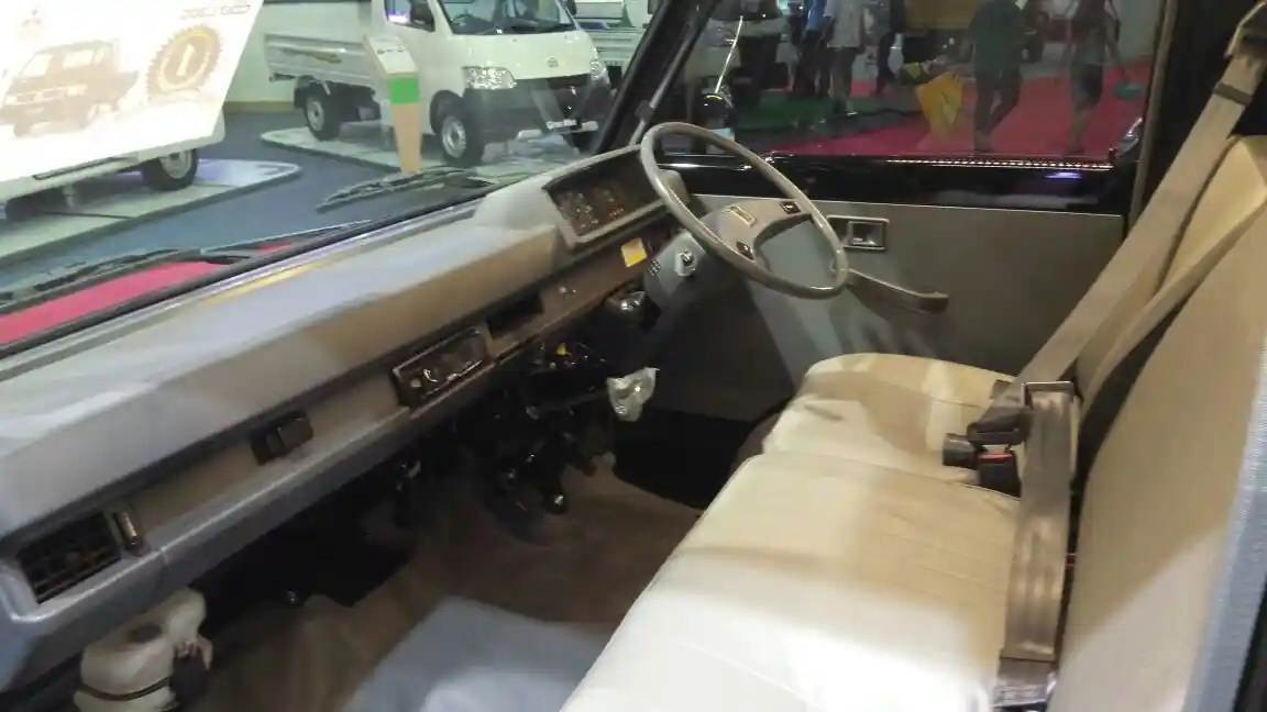 Foto - GIICOMVEC : Mitsubishi L300 Jagoan Gaek Yang Masih Galak