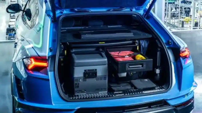 Foto - Lamborghini Urus Jadi Mobil Polisi, Tugasnya Untuk Antar Organ