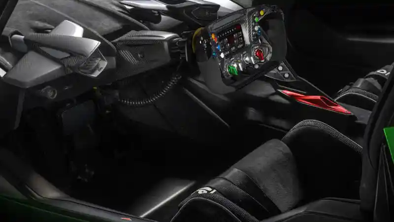 Foto - Hanya Ada 40 Unit, Lamborghini Essenza SCV12 Bak Pesawat Tempur 