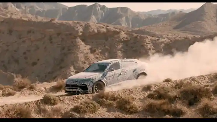 Berita - VIDEO: SUV Pertama Lamborghini Disiksa di Padang Pasir dan Trek Salju