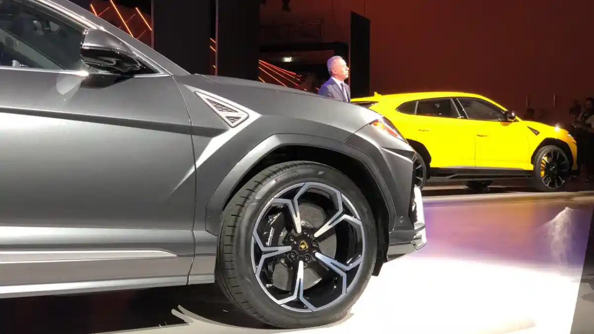 Foto - GALERI: Lamborghini Urus 2018 (17 FOTO)