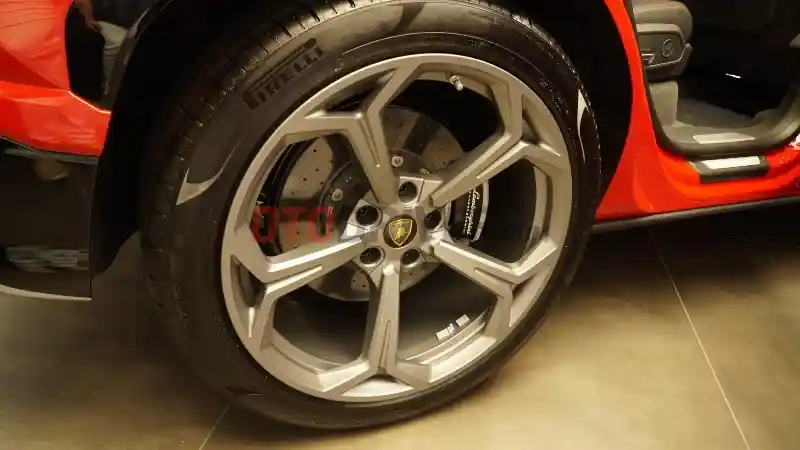 Foto - SUV Terkencang Lamborghini Resmi Meluncur di Indonesia, Harga Mulai RP 8,5 M