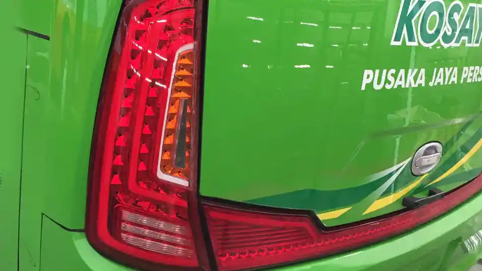 Foto - Demam Lampu LED di Bus