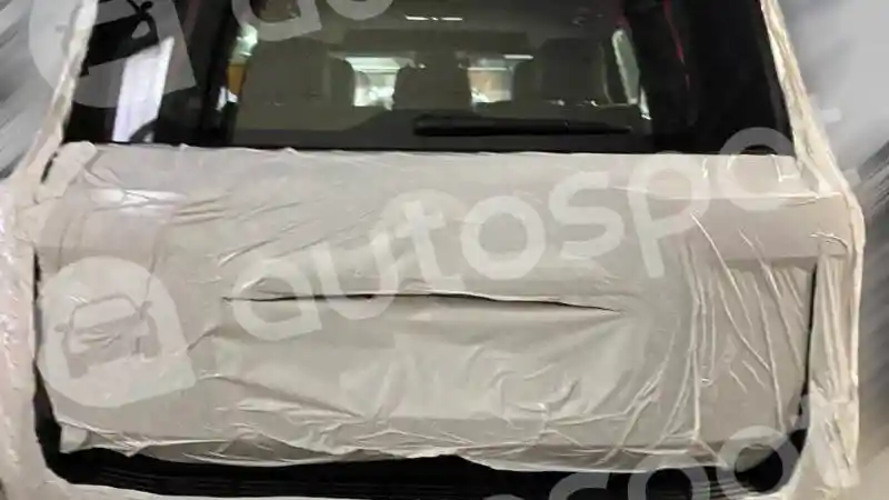 Foto - Generasi Penerus Land Cruiser Berpenampilan Seperti Ini?