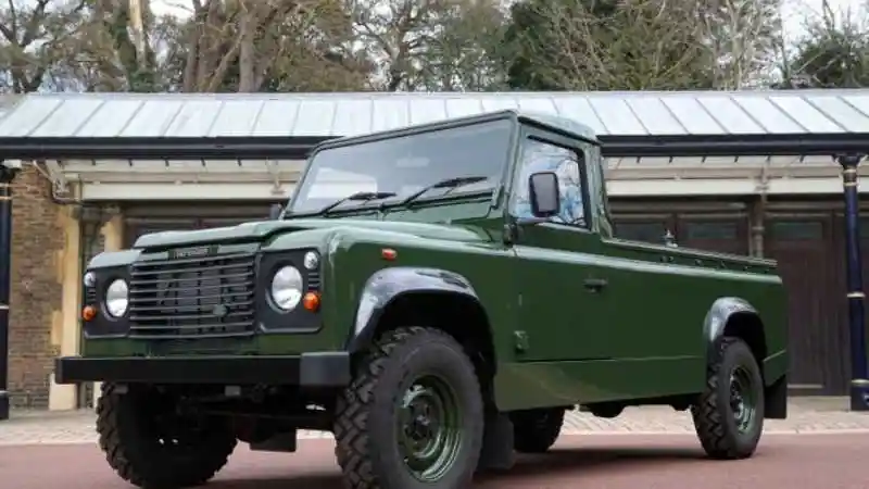 Foto - Ini Sosok Land Rover Tunggangan Terakhir Pangeran Philips