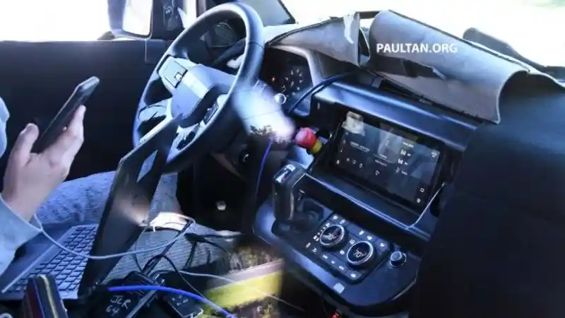 Foto - Ruang Kabin Land Rover Defender Generasi Terbaru Terkuak!