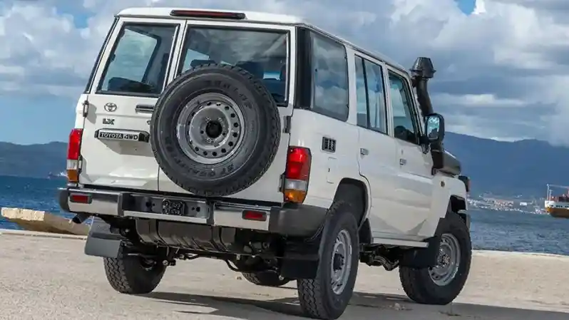 Foto - Ada Apa Antara Toyota Hilux Rangga dan Land Cruiser 70 Series