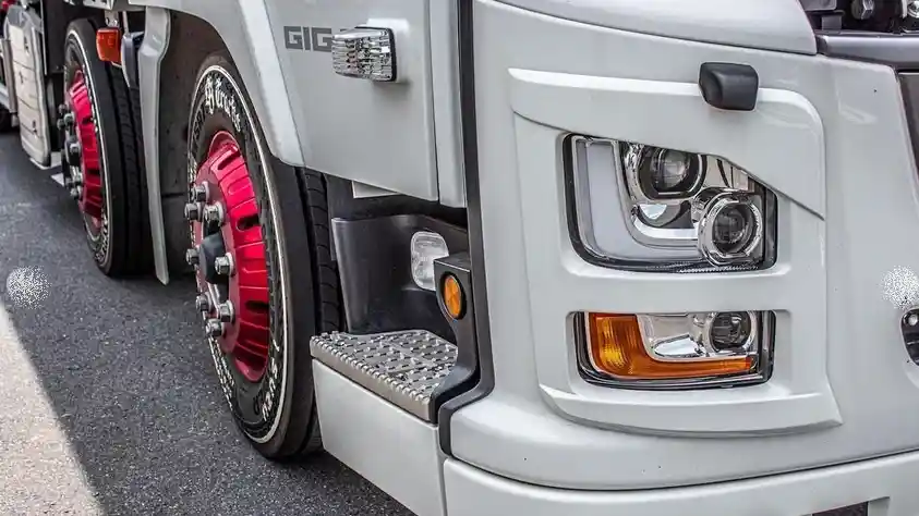 Foto - UD Trucks “Quon” Versi Liberty Walk