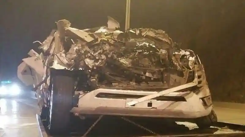 Foto - Land Cruiser 300 Ambyar Sebelum Sampai Showroom