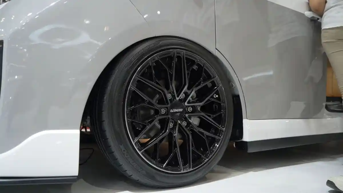 Foto - Lenso Velg Yang Terkenal Di Balap Touring, Jualan Di GIIAS Dengan Harga Mulai Rp 7 Jutaan