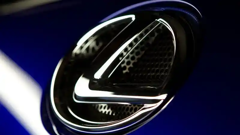 Berita - Bos Besar Toyota Isaratkan Lexus Akan Bikin Pesawat Terbang