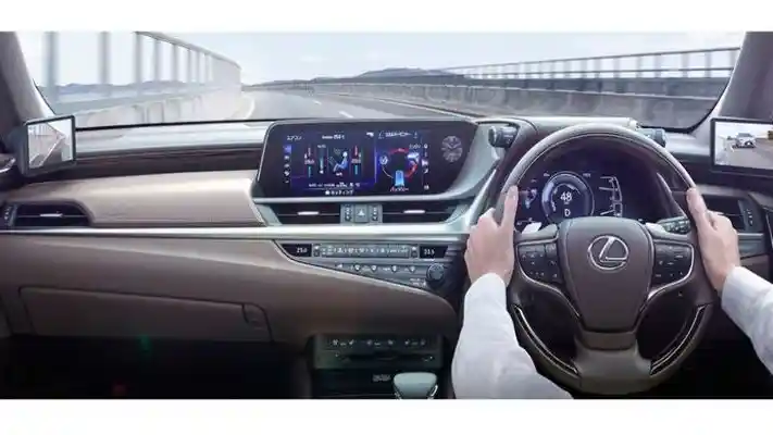 Foto - Lexus Perkenalkan Teknologi Spion Mutakhir, Gusur Cermin