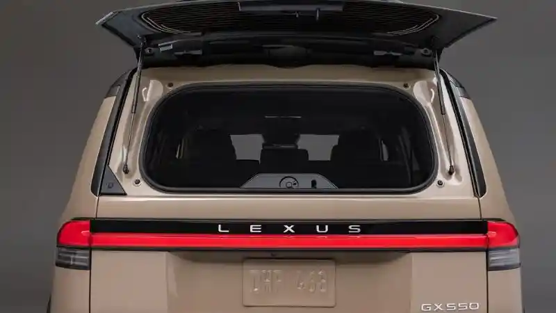 Foto - Lexus GX Resmi Melakukan Debut Dunianya