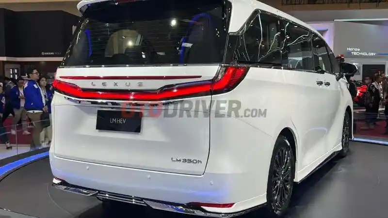 Foto - Lexus Pamerkan LM Hybrid Yang Semakin Mewah, Ini Peningkatannya