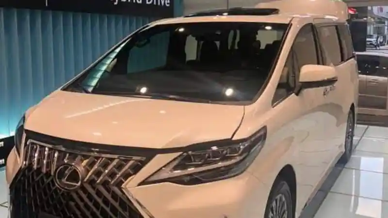 Berita - Melihat Sosok Alphard Versi Lexus