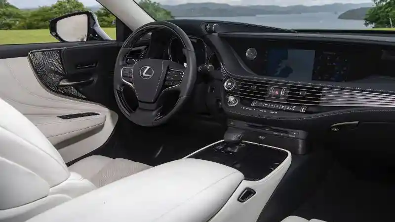 Foto - Ada Sentuhan "Magis" Pada Lexus LS 500 Lansiran Terbaru